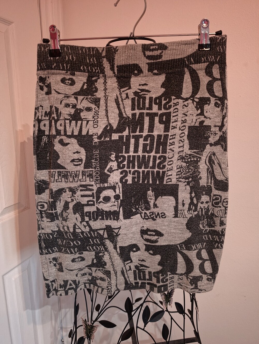 Graphic Pencil Pull On Knit Skirt